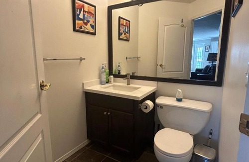 Coquitlam Villa | Spacious three bedrooms, Queenbeds entire House, free parking and wifi