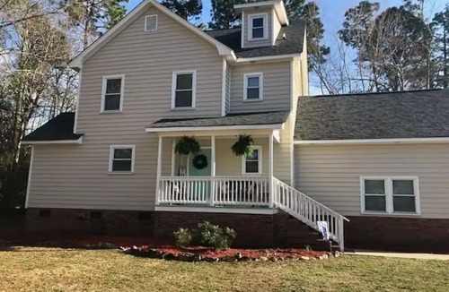 Bayshore House | Spacious tranquility. A home for a "seas"ons.