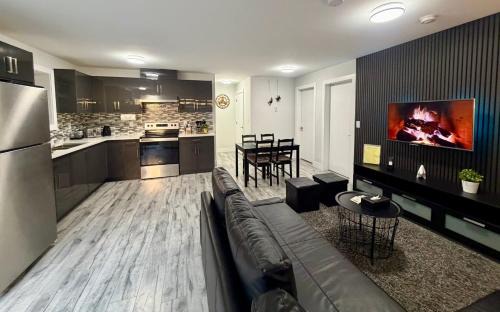 Delta House | Sparsh Villas - Lux Modern 2BR Suite wKitchen