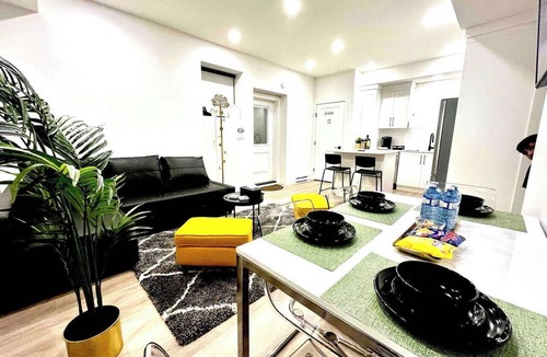 Willoughby Apartment | Sparsh Villas - Luxurious & Stylish 2BR P/Suite