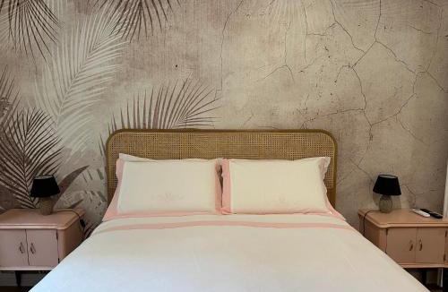 Prenestino-Centocelle Apartment | SPAZIO apARTment di stile METROC 8 stops to COLOSSEO