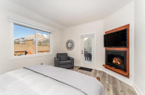 Canmore Resort | Spectacular Penthouse With Amazing Views, Indoor Pool and Hot tub