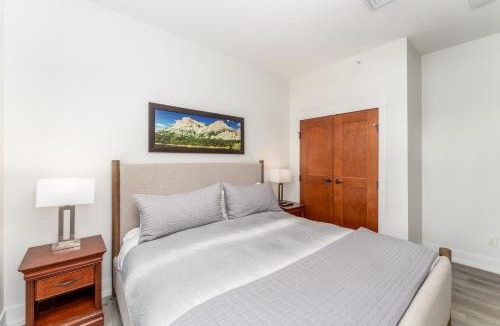 Canmore Resort | Spectacular Penthouse With Amazing Views, Indoor Pool and Hot tub