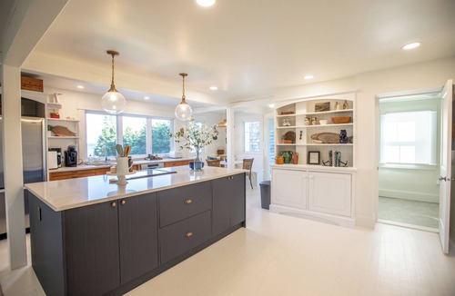 Cherry Hill House | Spectacular Seaside Cottage on South Shore