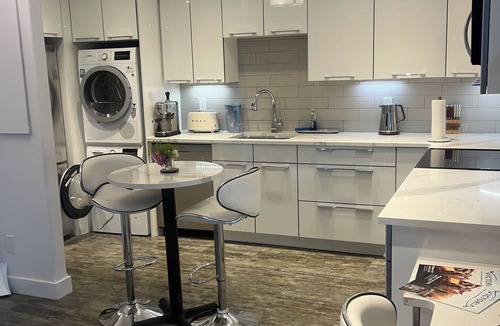 Downtown Victoria Condo | Spectacular Waterfront Executive Suite!