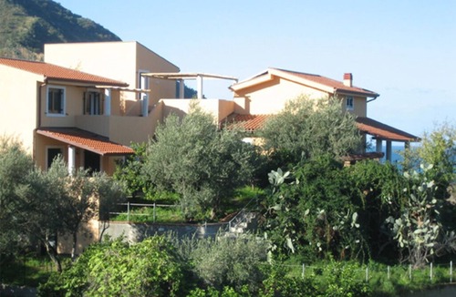 Piraino Apartment | Spisidda House - Two-room Salina - Near Gioiosa Marea
