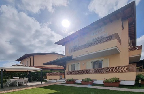 Pietrasanta Villa | Splendid Villa in Pietrasanta, top location in Versilia