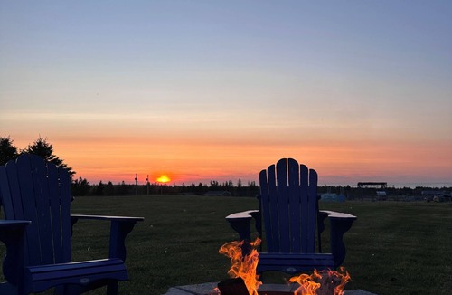 Cavendish House | Stage View Cottage: 5 Minutes to Cavendish Beaches