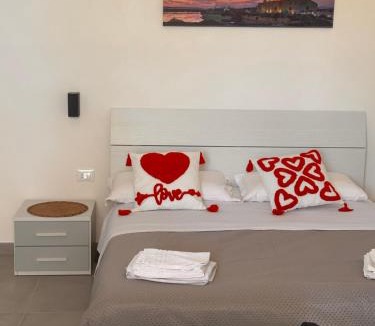 Birgi Vecchi Apartment | Stagnone white apartments-kite & sunset