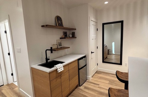 Okanagan Centre Apartment | Stay Lakeside on Okanagan Lake in a brand new private suite with King size bed.