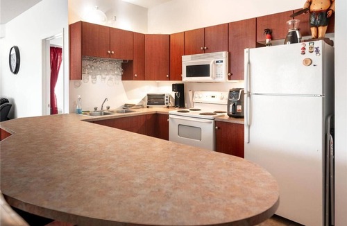 Quail Ridge Condo | Stay Worry Free! Come Golf, Wine Tour & Ski! 4 Beds 2 Bath Condo w/Gym and Pool!