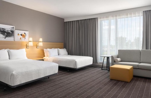 Saint-Laurent Hotel | Staybridge Suites Montreal Airport - St-Laurent by IHG