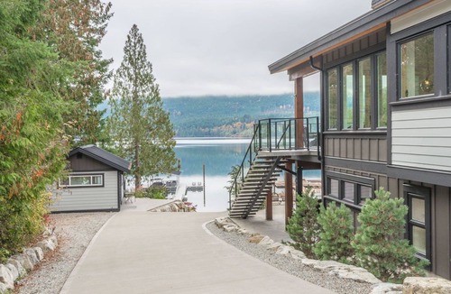 Sproat Lake House | Stirling Arm Lakehouse Luxury Retreat on Vancouver Island.