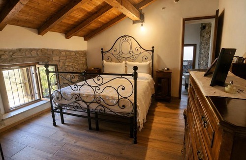 Castiglione dei Pepoli Apartment | Stone House in the Bolognese Apennines