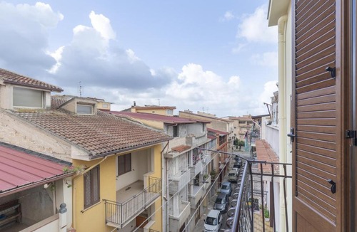Partinico House | Street Angel
