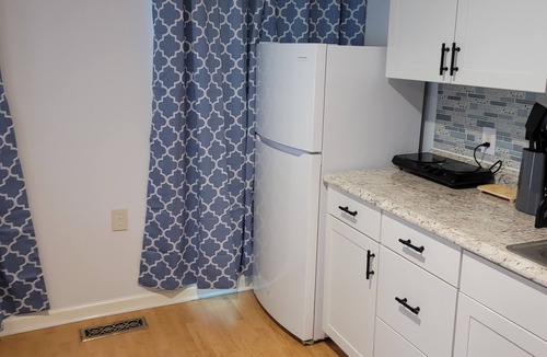 Hutchinson Acres Apartment | Studio 2271-only minutes to 77