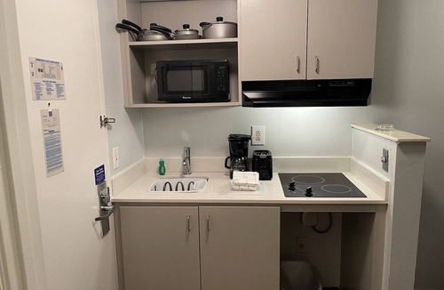 Laurel Hotel | Studio 6 Extended Stay - Richmond, VA - I-64 West