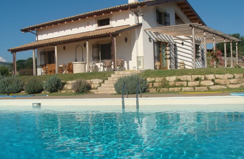 Ragusa Apartment | Studio apartment in countryside villa with pool close to sea