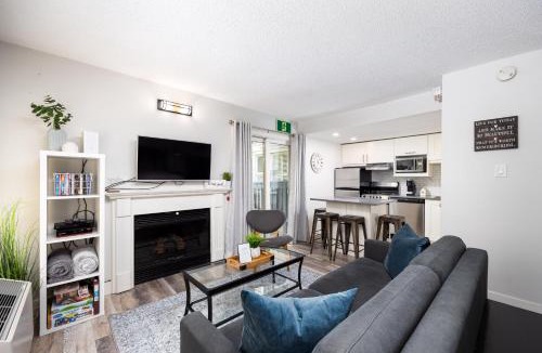 Craigleith House | Studio Condo @ North Creek|Pool/Hot Tub/Crave TV