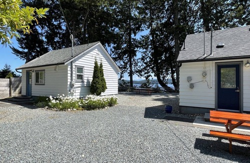 Sooke Cottage | Studio Cottage (Duplex) on Waterfront Property with Beach Access - Sleeps 2