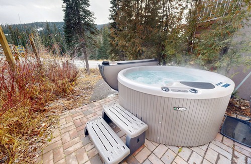Sun Peaks Condo | Studio with a Private Hot Tub - Timberline #56