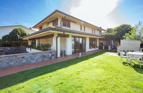Terranuova Bracciolini Villa | Stunning private villa for 10 people with A/C, WIFI, hot tub, private pool and panoramic view