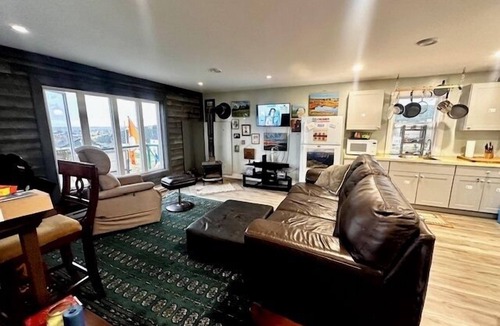 Elliston House | Stunning 1BR Bird Island Overlook near Klondike Trail in Elliston