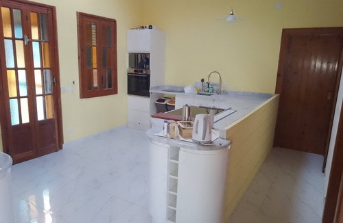 Termini Imerese Apartment | Stunning 2 bedroom self-catering apartment with wifi and AC in Sicilia