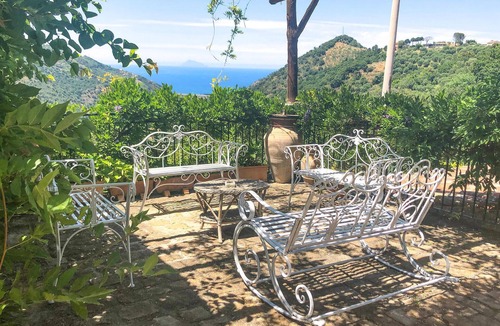 Ficarra House | Stunning home in Ficarra