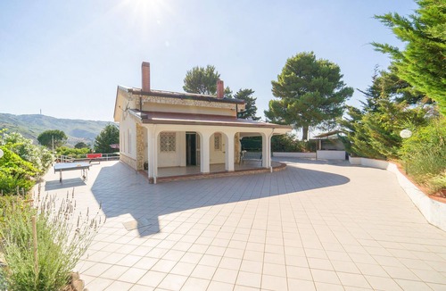Monreale House | Stunning home in Monreale