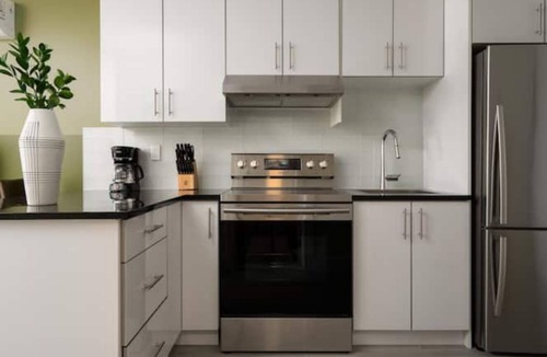 Milton Park Apartment | Stunning Modern Loft in the heart of Le Plateau