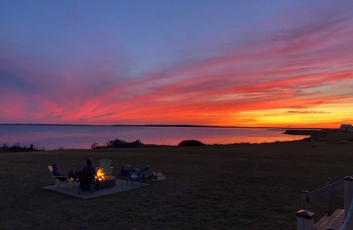 Malpeque House | Stunning Oceanfront PEI Cottage