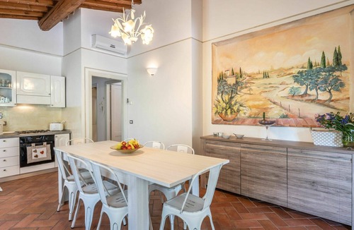 Montevarchi Villa | Stunning private villa for 12 people with WIFI, hot tub, A/C, private pool and TV