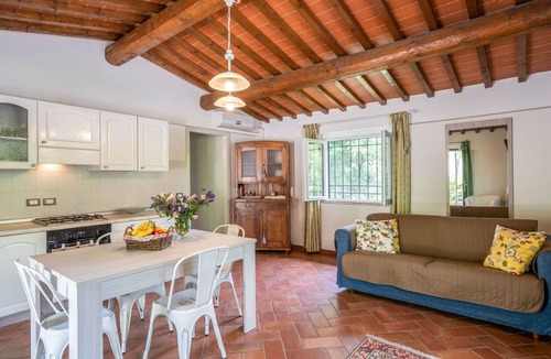 Montevarchi Villa | Stunning private villa for 12 people with WIFI, hot tub, A/C, private pool and TV
