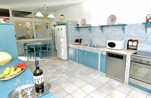 Trappeto Villa | Stunning private villa for 6 people with WIFI, private pool, A/C, TV, patio and parking