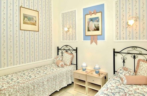 Trappeto Villa | Stunning private villa for 6 people with WIFI, private pool, A/C, TV, patio and parking