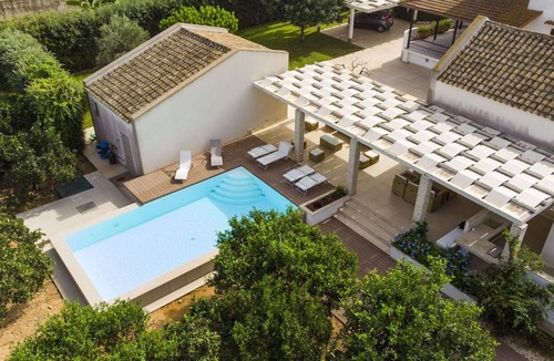 Marsala Villa | Stunning private villa for 9 guests with A/C, WIFI, private pool and TV