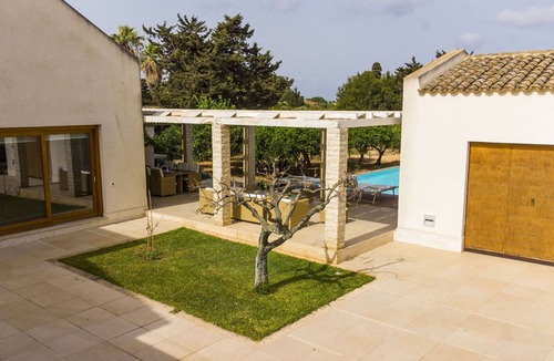 Marsala Villa | Stunning private villa for 9 guests with A/C, WIFI, private pool and TV
