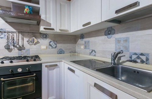 Monteroni d'Arbia House | Stunning villa for 4 guests with A/C, pool, WIFI, TV, patio, pets allowed and panoramic view