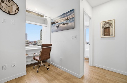 Downtown Edmonton Apartment | Stylish 2Bed2Bath + Stunningview Downtown Edmonton 5min to Rogers + free parking