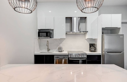 La Petite-Patrie Apartment | Stylish 2BR - with rooftop terrace Plaza St-Hubert