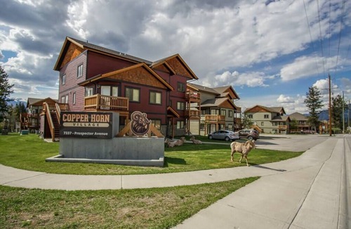 Radium Hot Springs Apartment | Stylish & comfy condo in Radium Hot Springs - Only 30 mins to Panorama Resort!
