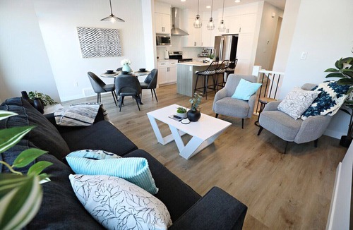 Southwest Edmonton House | Stylish Home with A/C|3 King Beds|Garage|Disney+