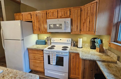 Snowshoe Apartment | Stylish Private Studio Near Snowshoe - Steps to Shuttle at the Inn.