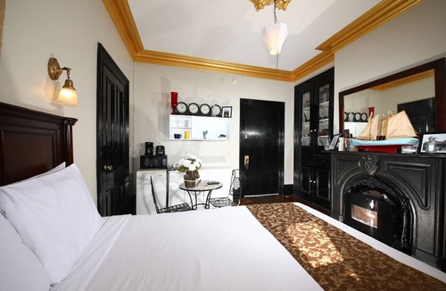 Charlottetown House | Suites of Euston