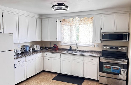Saint John Apartment | Summit Nest A spacious cozy apartment for your comfort and relaxation