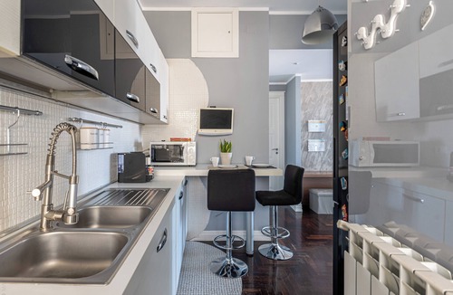 Palermo Apartment | Sunny Suite: the warmth of a finished, modern home for your family.