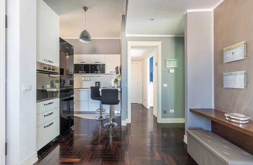 Palermo Apartment | Sunny Suite: the warmth of a finished, modern home for your family.