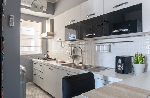 Palermo Apartment | Sunny Suite: the warmth of a finished, modern home for your family.