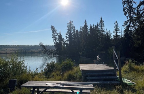 Clinton Cabin | Sunset Ridge on Big Bar Lake. Private, pet friendly 10 acre lakefront getaway!
